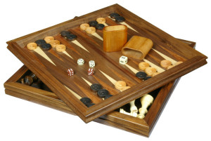 Gevin AC1802-01: 3-in-1 Walnut Wooden Game Set Backgammon Side