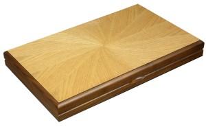 Gevin AD1902-05: High-Grade Walnut Backgammon with Oak Finishing - closed
