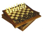 Gevin - AA1503-02 - 15-inch Walnut Chess Set with Removable Top